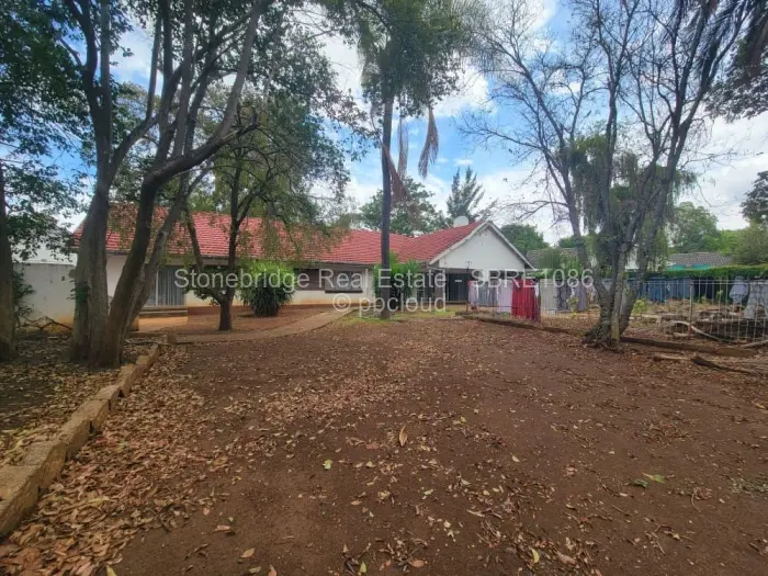 5 Bedroom House for Sale in Kumalo, Bulawayo