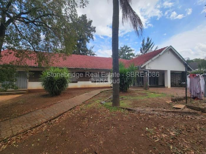 5 Bedroom House for Sale in Kumalo, Bulawayo