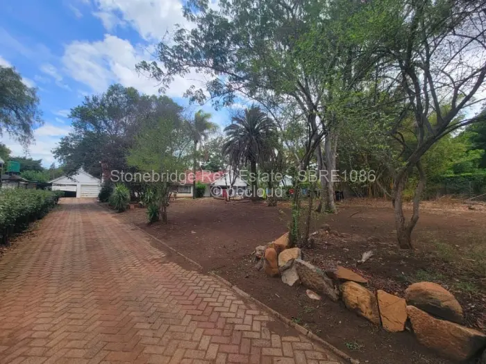 5 Bedroom House for Sale in Kumalo, Bulawayo