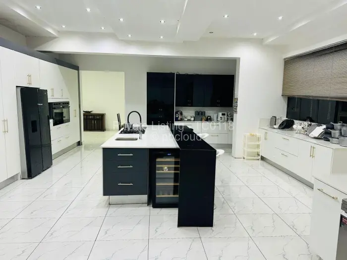 6 Bedroom House to Rent in Gletwin Park, Harare