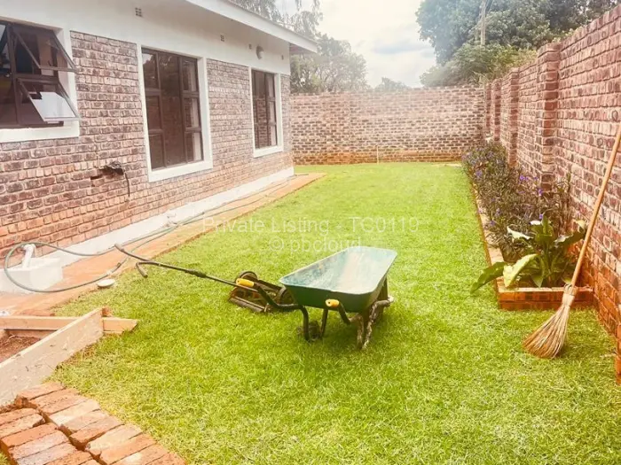 Townhouse/Cluster to Rent in Highlands, Harare
