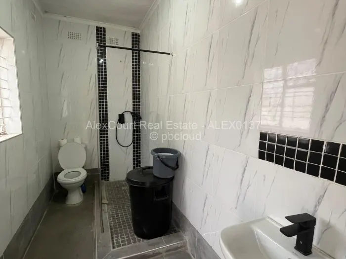 5 Bedroom House for Sale in Highfield, Harare