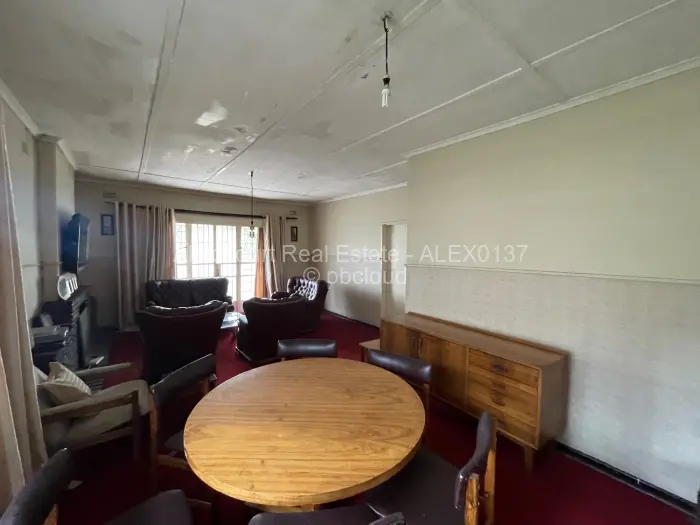 5 Bedroom House for Sale in Highfield, Harare