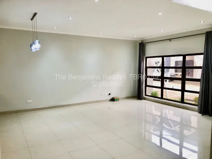 Townhouse/Cluster to Rent in Greencroft, Harare