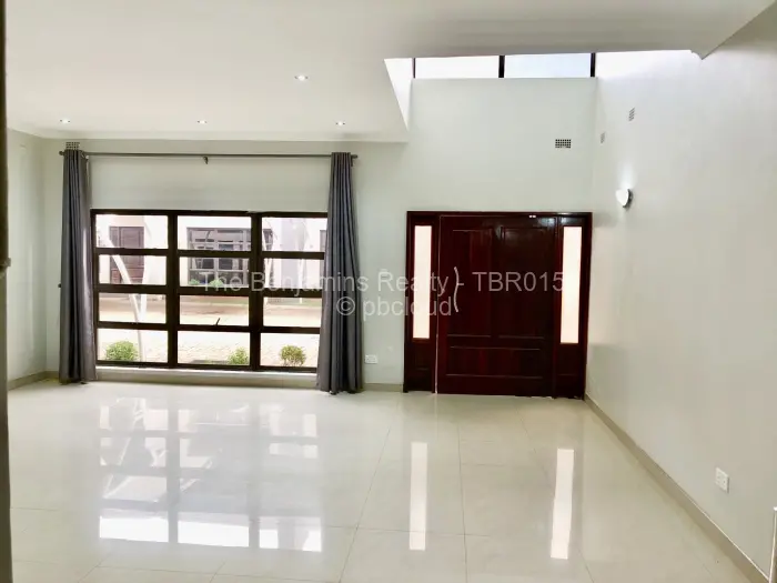 Townhouse/Cluster to Rent in Greencroft, Harare