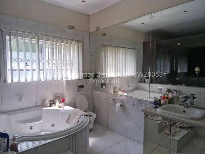 5 Bedroom House for Sale in Alexandra Park, Harare