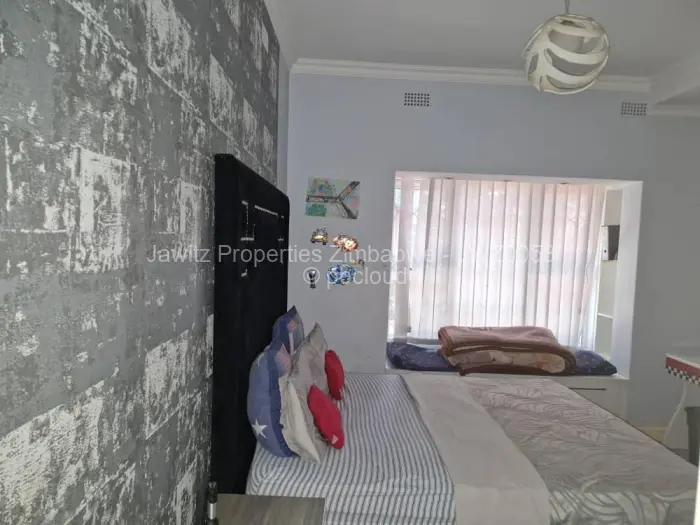 5 Bedroom House for Sale in Alexandra Park, Harare