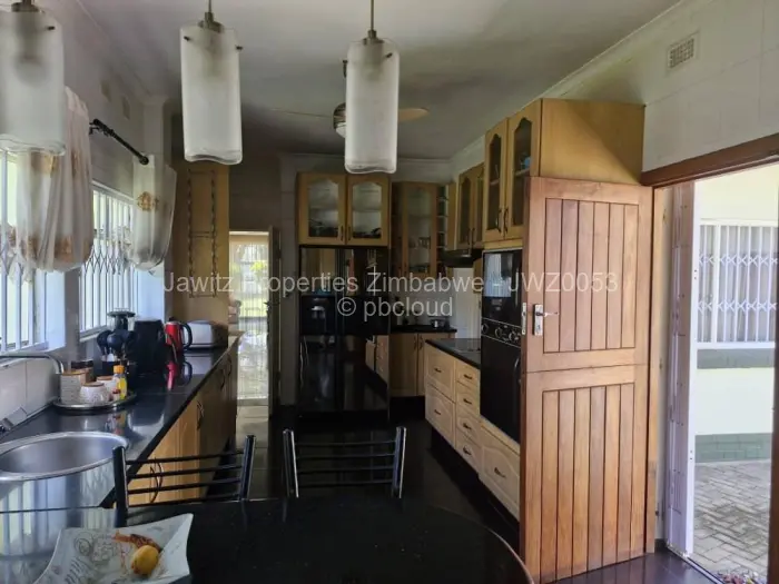 5 Bedroom House for Sale in Alexandra Park, Harare