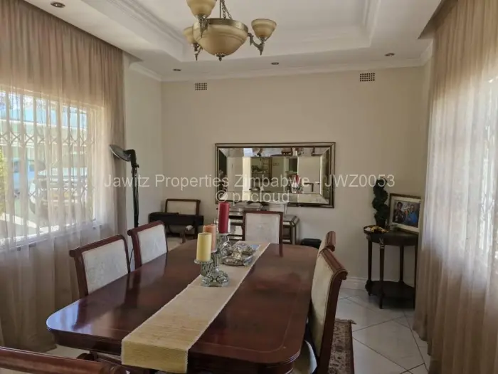 5 Bedroom House for Sale in Alexandra Park, Harare