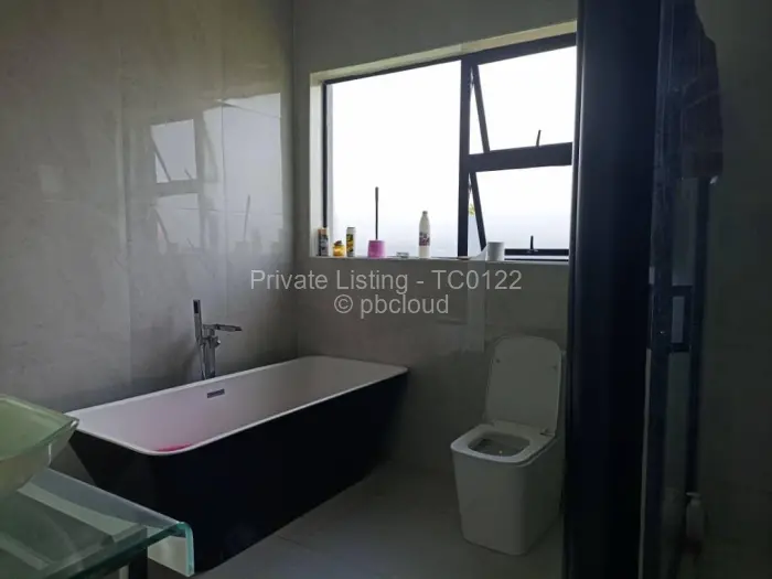 6 Bedroom House to Rent in Mount Pleasant Heights, Harare