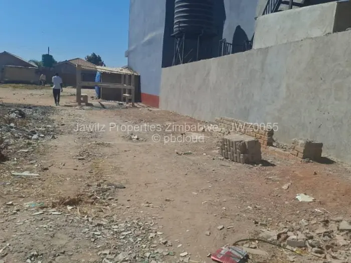 Commercial Stand for Sale in Damofalls, Damofalls