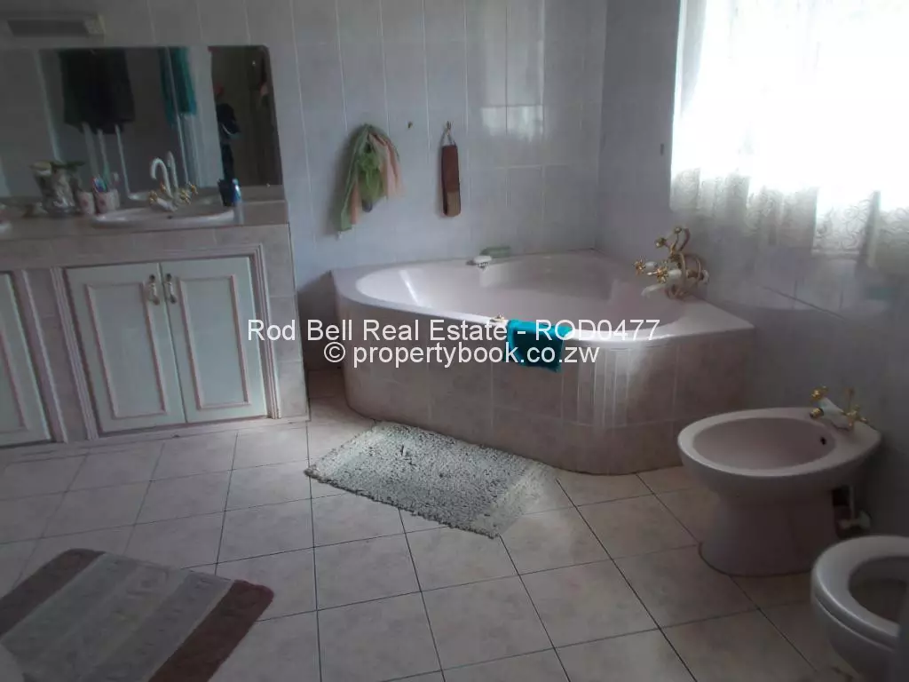 4 Bedroom House for Sale in Greengrove, Harare