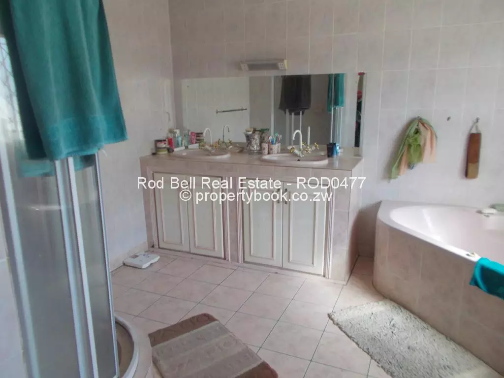 4 Bedroom House for Sale in Greengrove, Harare