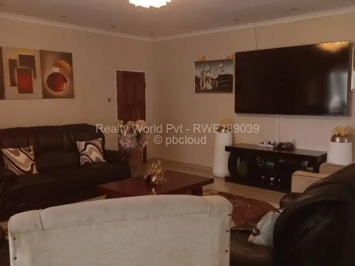 5 Bedroom House to Rent in Arlington, Harare