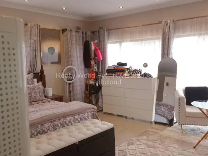 5 Bedroom House to Rent in Arlington, Harare