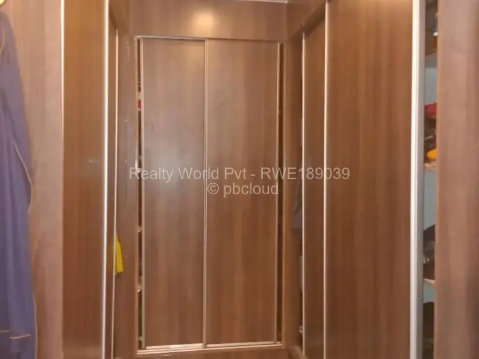 5 Bedroom House to Rent in Arlington, Harare