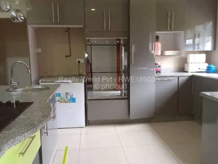 5 Bedroom House to Rent in Arlington, Harare
