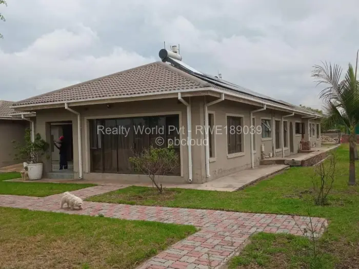 5 Bedroom House to Rent in Arlington, Harare