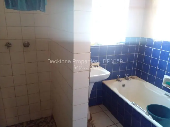 3 Bedroom House for Sale in Montrose Byo, Bulawayo