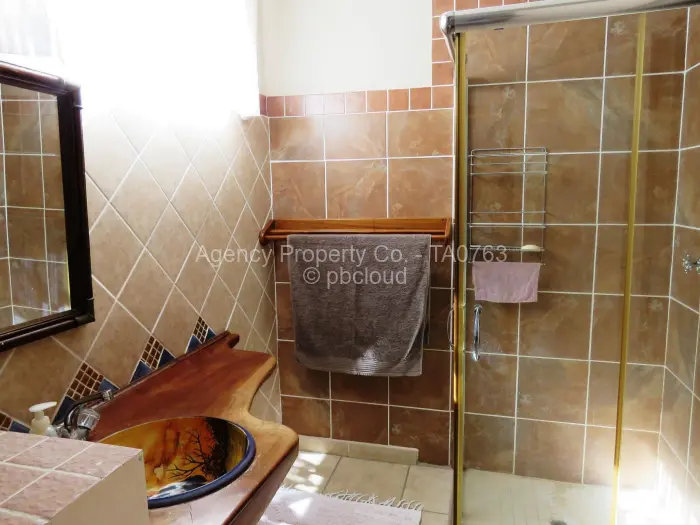 5 Bedroom House for Sale in Tiger's Kloof, Mutare