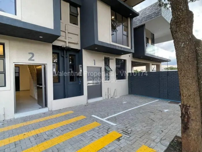Townhouse/Cluster to Rent in Borrowdale West, Harare