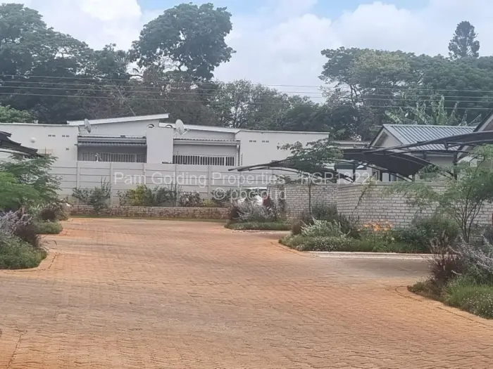 Townhouse/Cluster to Rent in Greendale, Harare