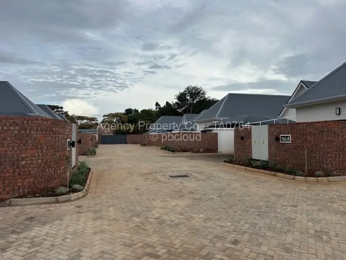 Townhouse/Cluster to Rent in Vainona, Harare