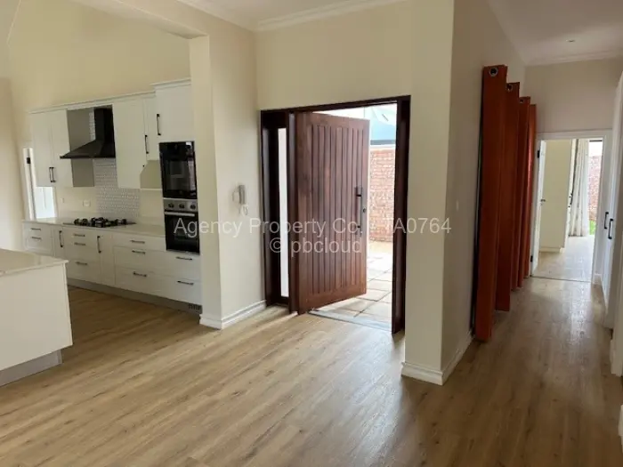 Townhouse/Cluster to Rent in Vainona, Harare