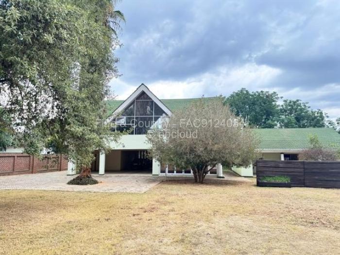 10 Bedroom House to Rent in Alexandra Park, Harare