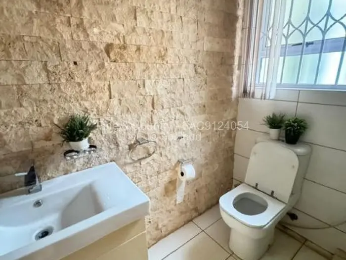 10 Bedroom House to Rent in Alexandra Park, Harare