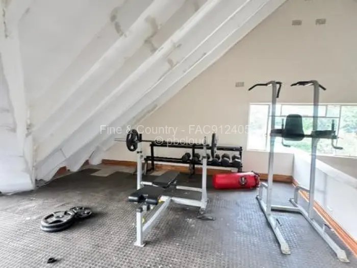 10 Bedroom House to Rent in Alexandra Park, Harare