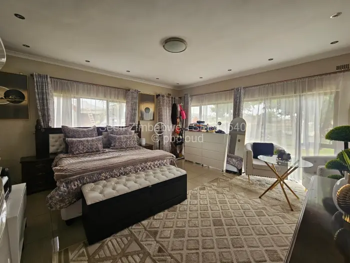 5 Bedroom House to Rent in Arlington