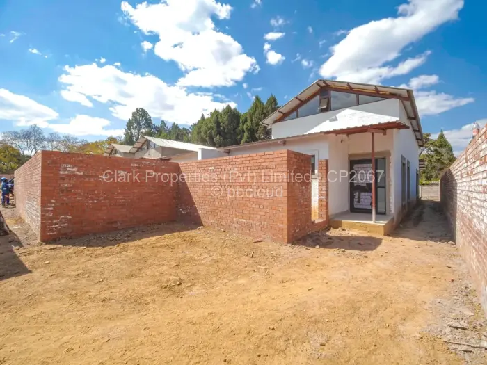 Townhouse/Cluster for Sale in Newlands, Harare
