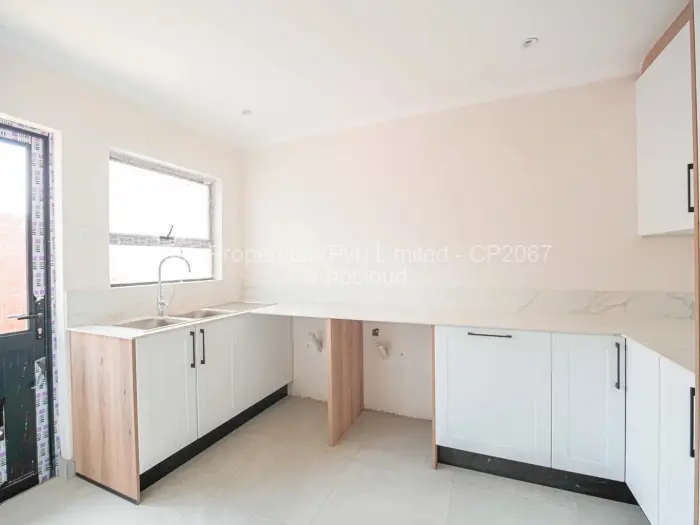 Townhouse/Cluster for Sale in Newlands, Harare