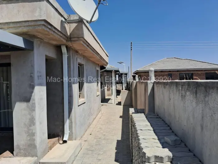 4 Bedroom House for Sale in Mabvazuva Estates, Ruwa