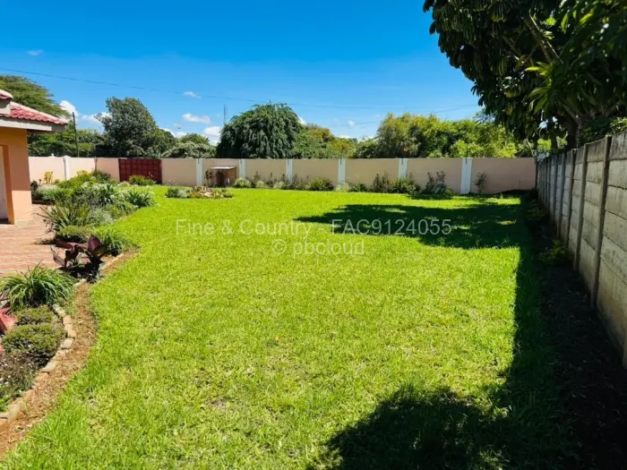 6 Bedroom House to Rent in Borrowdale West, Harare