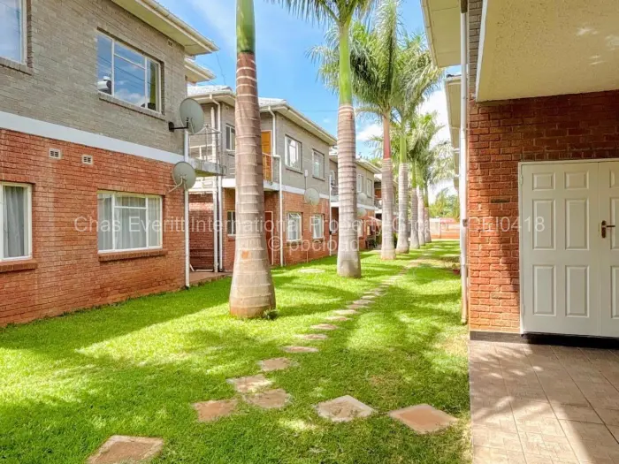 Townhouse/Cluster to Rent in Hillside Byo, Bulawayo