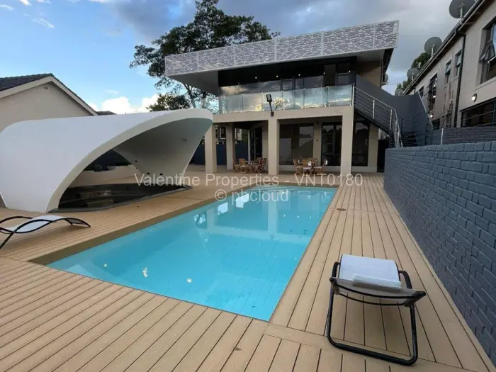 Townhouse/Cluster to Rent in Borrowdale West, Harare