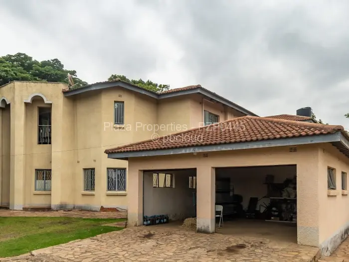 6 Bedroom House for Sale in Gunhill, Harare