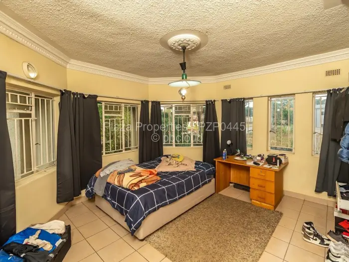 6 Bedroom House for Sale in Gunhill, Harare