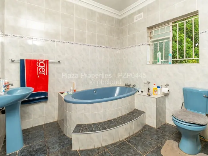 6 Bedroom House for Sale in Gunhill, Harare