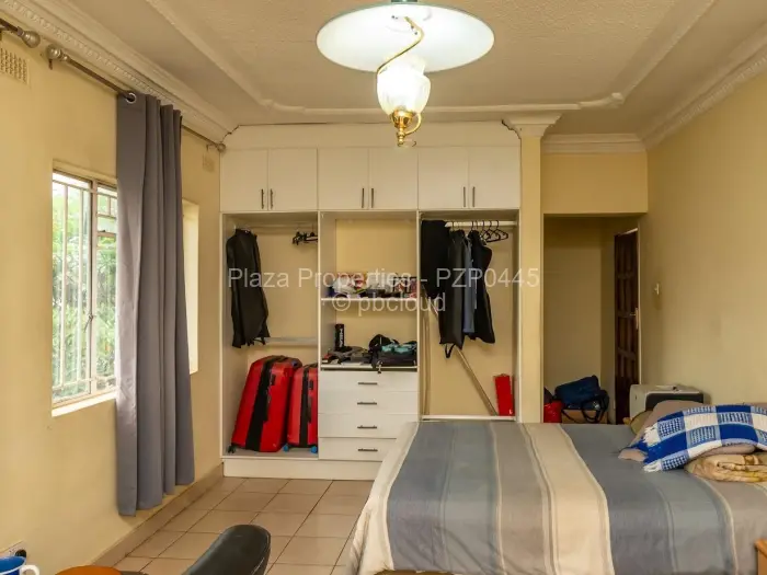 6 Bedroom House for Sale in Gunhill, Harare
