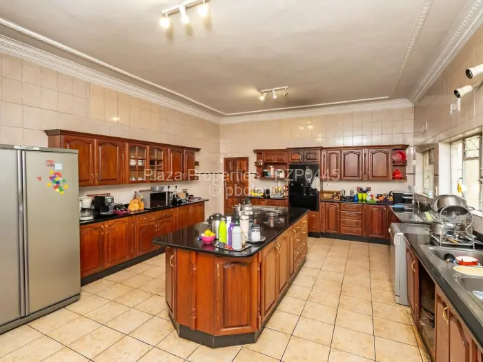 6 Bedroom House for Sale in Gunhill, Harare