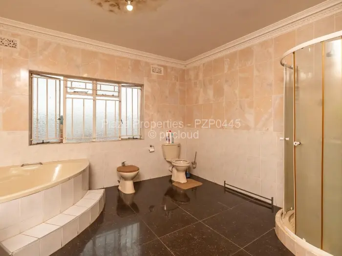 6 Bedroom House for Sale in Gunhill, Harare