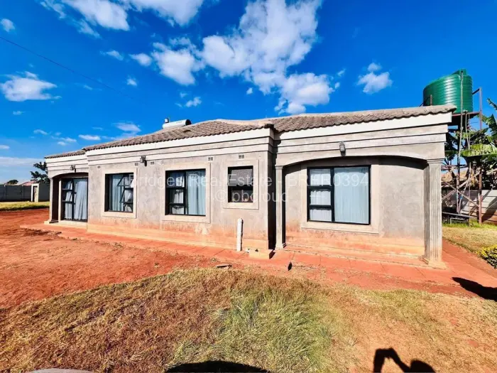 4 Bedroom Cottage/Garden Flat for Sale in Mount Pleasant Heights, Harare