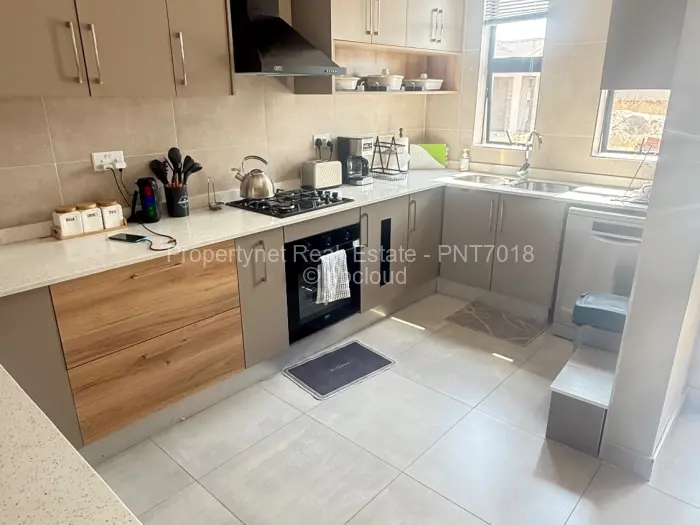 Townhouse/Cluster for Sale in Arlington, Harare