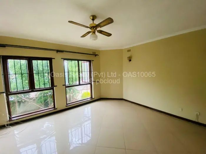 Townhouse/Cluster to Rent in Newlands, Harare