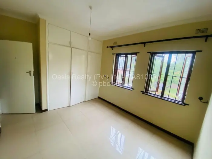 Townhouse/Cluster to Rent in Newlands, Harare