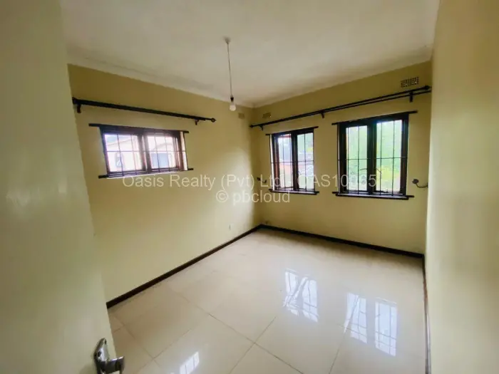 Townhouse/Cluster to Rent in Newlands, Harare