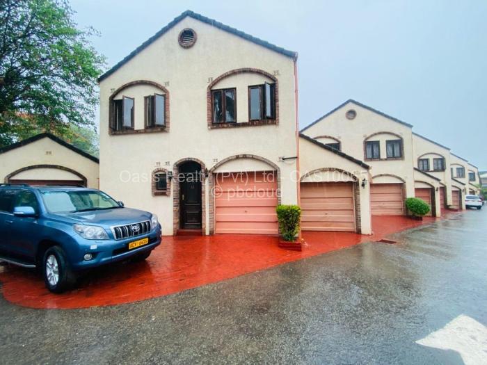 Townhouse/Cluster to Rent in Newlands, Harare
